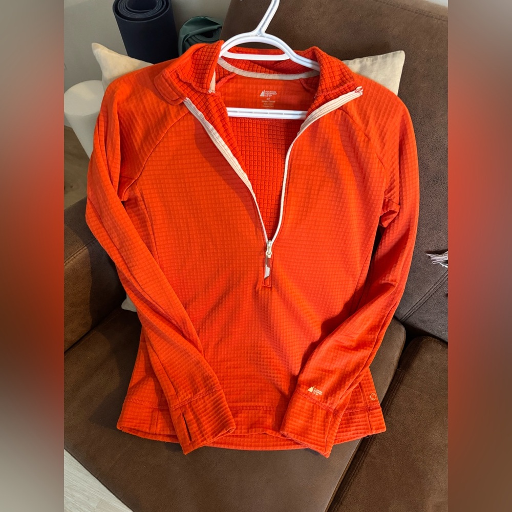 Ladies MEC sweater 🧡 small